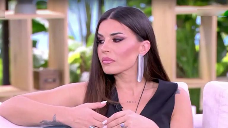 Κολέτσα: “Κάποιες στιγμές μου λείπει το ότι δεν έχω καταφέρει να κάνω οικογένεια”