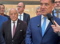 Άδωνις Γεωργιάδης: Από τη γκρίνια στα νούμερα – +40% προσωπικό,+300% χρήματα στο Νοσοκομείο Λευκάδας