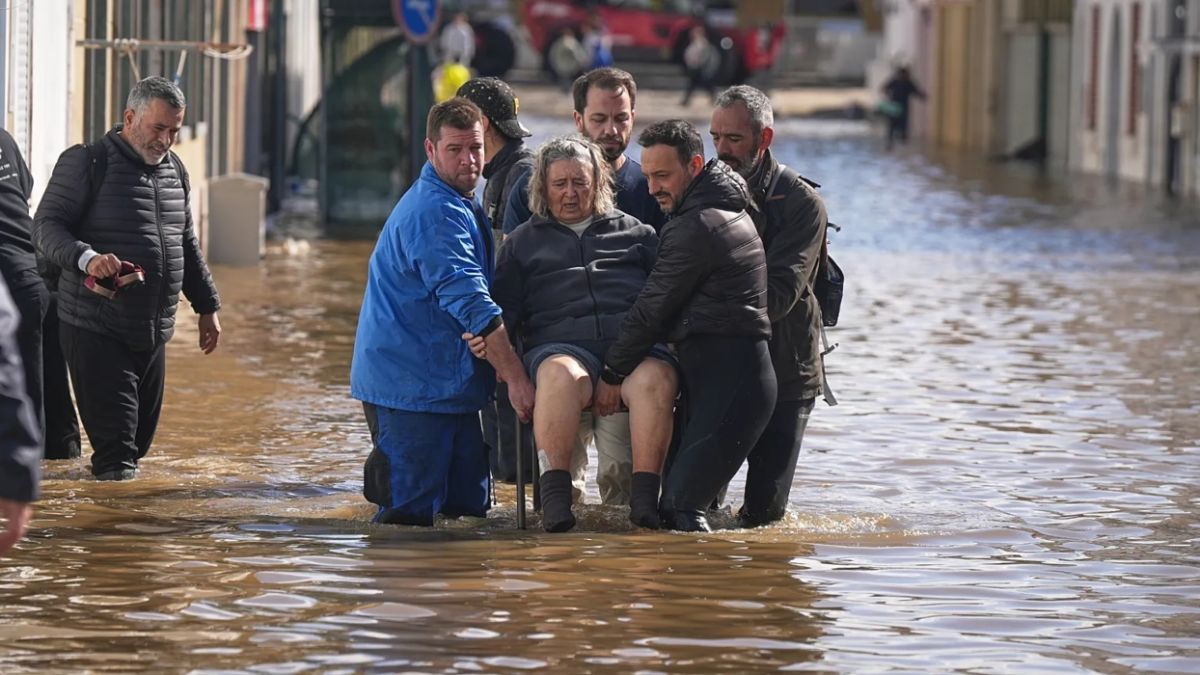 Ισπανία: Ένας νεκρός από τη σφοδρή κακοκαιρία – Πλημμύρες και σφοδρές χιονοπτώσεις