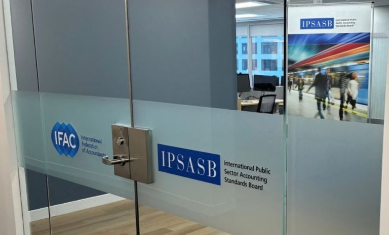 IPSASB: Υποχρεωτικοί παγκόσμιοι κανόνες γνωστοποίησης κλιματικού κινδύνου για τις κυβερνήσεις