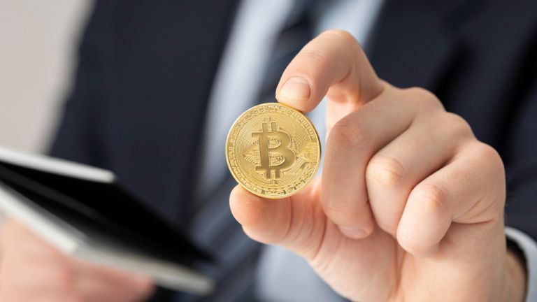 Κατάρρευση Bitcoin κάτω από 71.000 δολάρια: «Σβήνουν» τα κέρδη του ράλι μετά τον Τραμπ και επιστρέφει ο φόβος