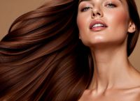 Μαλλιά-όνειρο μέχρι το καλοκαίρι: Τι να κάνετε από τώρα για μήκος χωρίς σπάσιμο