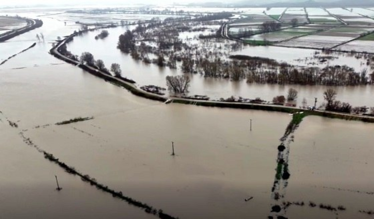 Έβρος σε «Red Code» έως 27/2: Συναγερμός για υπερχείλιση, χαμένη γη κάτω από το νερό