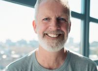 Ο δημιουργός του Google Maps επενδύει στην Ελλάδα — από τη Silicon Valley στην Αθήνα και τα Panathēnea