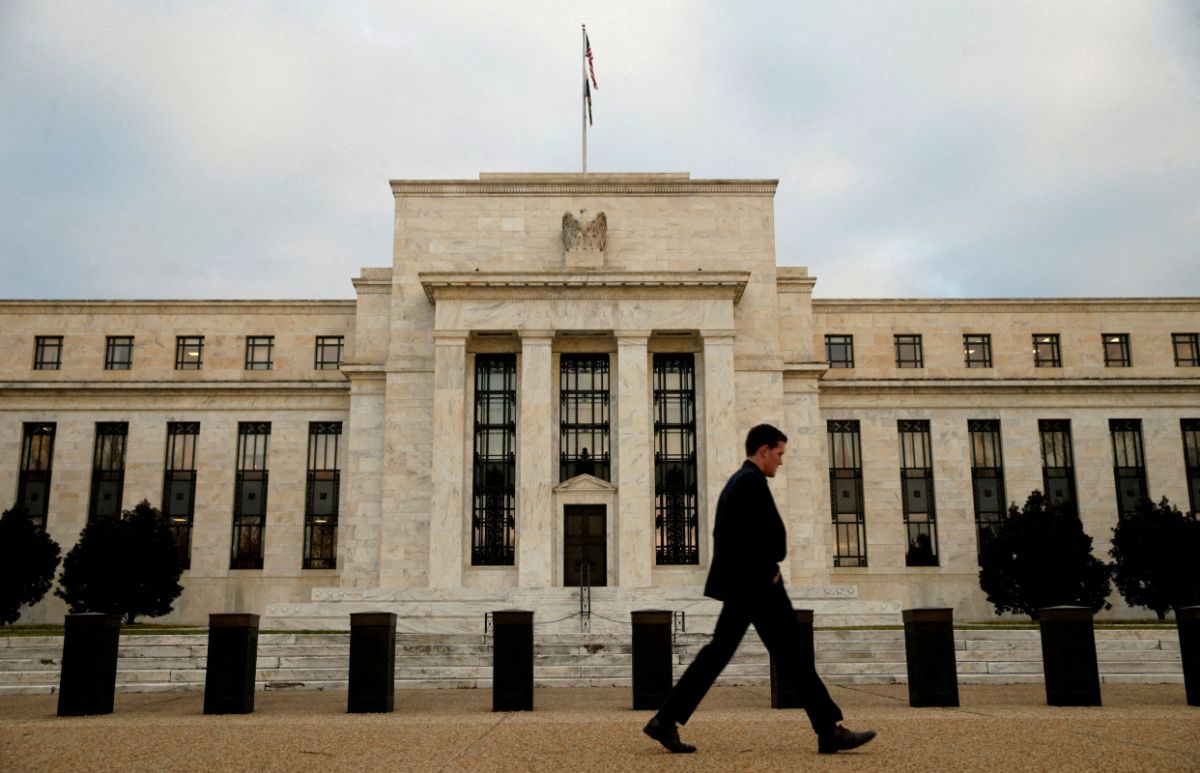 ΗΠΑ: Πώς «διαβάζεται» μια Fed σε πόλεμο επιτοκίων και γιατί οι αγορές ψάχνουν νόημα σε κάθε λέξη