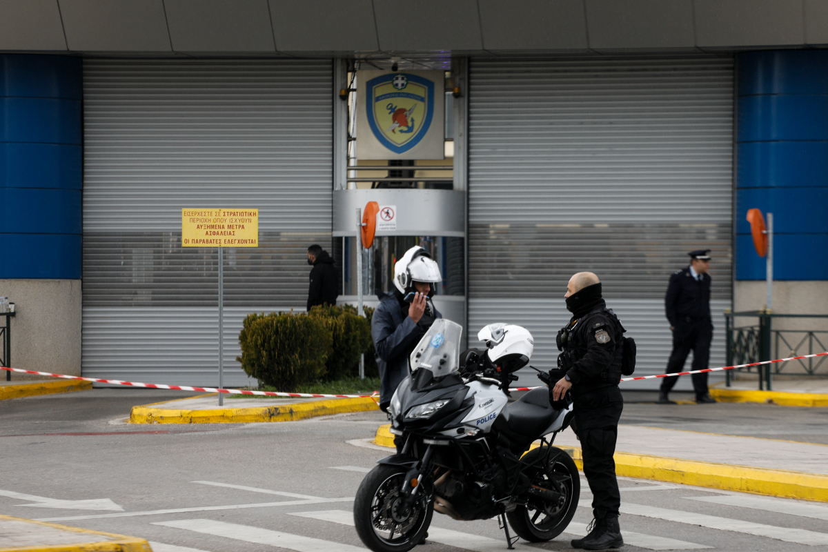 ΓΕΕΘΑ: Σύλληψη στελέχους για διαρροή μυστικών πληροφοριών – Συναγερμός και έρευνα σε εξέλιξη