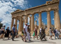 RND: Μία ακόμα χρονιά-ρεκόρ για τον ελληνικό τουρισμό