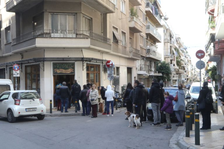 Καθαρά Δευτέρα: Ποια καταστήματα θα είναι ανοιχτά και τι θα ισχύσει για αγορές και σούπερ μάρκετ