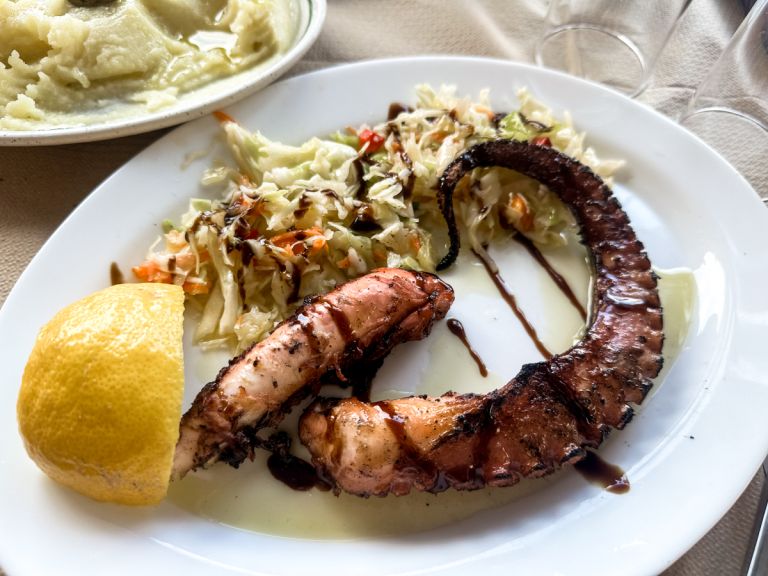 Καθαρά Δευτέρα με «αλμυρό» λογαριασμό: Θαλασσινά και όστρακα ανεβάζουν το κόστος έως 30%