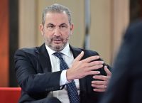 Εξάρχου: «Ρεαλιστική στρατηγική LNG τώρα» – Καμπανάκι για τον Κάθετο Διάδρομο και τις υποδομές ως το 2028