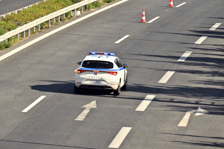 Καταδίωξη στο Καματερό: Δύο συλλήψεις για απάτες με «μαϊμού» υπαλλήλους σε ηλικιωμένους