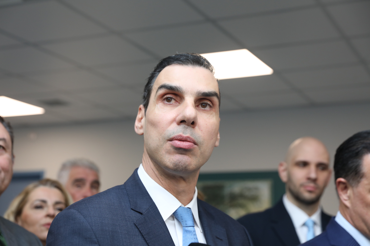 ΕΣΥ 2026: 8.000 θέσεις προσωπικού και 250 νέα ασθενοφόρα για το ΕΚΑΒ