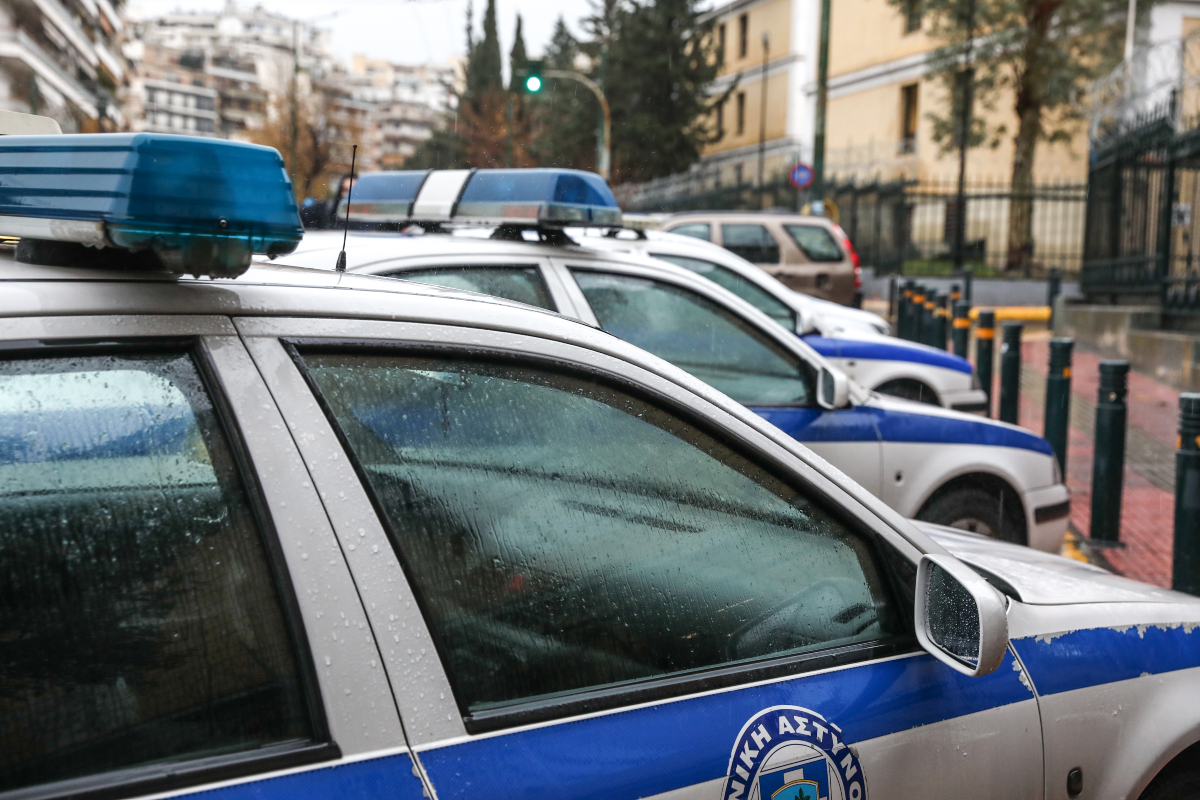 Αίγιο: Σύλληψη ιδιοκτήτη καταστήματος για πώληση αλκοόλ σε 17χρονη