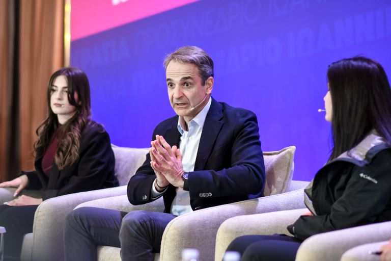 Μητσοτάκης από Ιωάννινα: «Παράθυρο» για βαρέα-ανθυγιεινά στους υγειονομικούς και μήνυμα εμπιστοσύνης