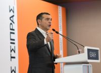 Ο Τσίπρας στα Γιάννενα: Προσέλκυση ΠΑΣΟΚ και «πράσινων» στελεχών με το βιβλίο Ιθάκη