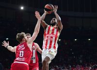 Ολυμπιακός – Ερυθρός Αστέρας: Βεζένκοβ-κλειδί, Γουόκαπ-«μαέστρος», Τζόουνς-τείχος