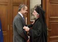 Ο Μητσοτάκης σημαιοφόρος του απόδημου ελληνισμού — «Ιστορική κατάκτηση» η επιστολική ψήφος