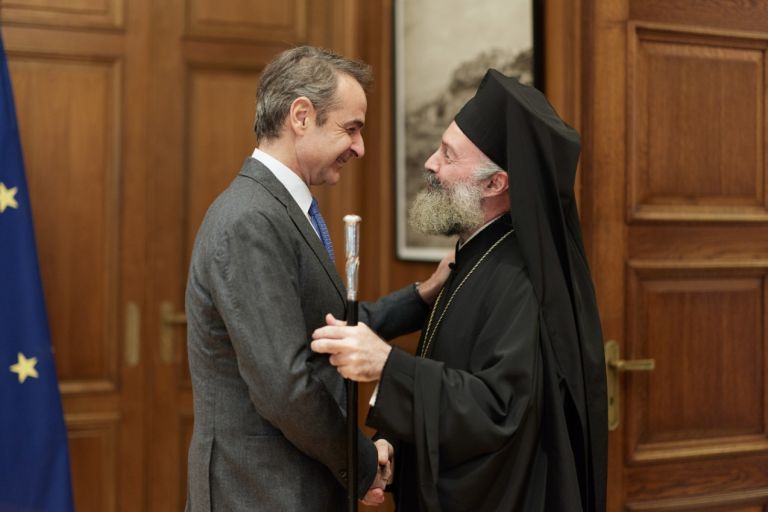 Ο Μητσοτάκης σημαιοφόρος του απόδημου ελληνισμού — «Ιστορική κατάκτηση» η επιστολική ψήφος