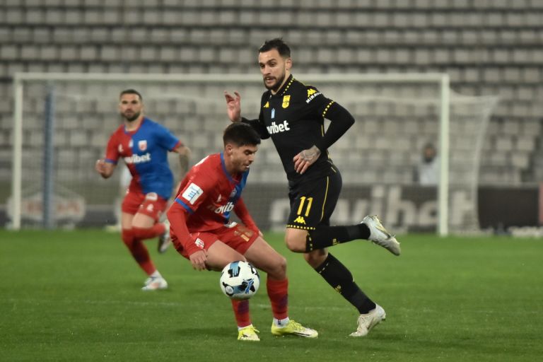 Βόλος – Άρης 1-1: Ο «κέρβερος» Αθανασιάδης κράτησε όρθιο τον δεκάψυχο Άρη