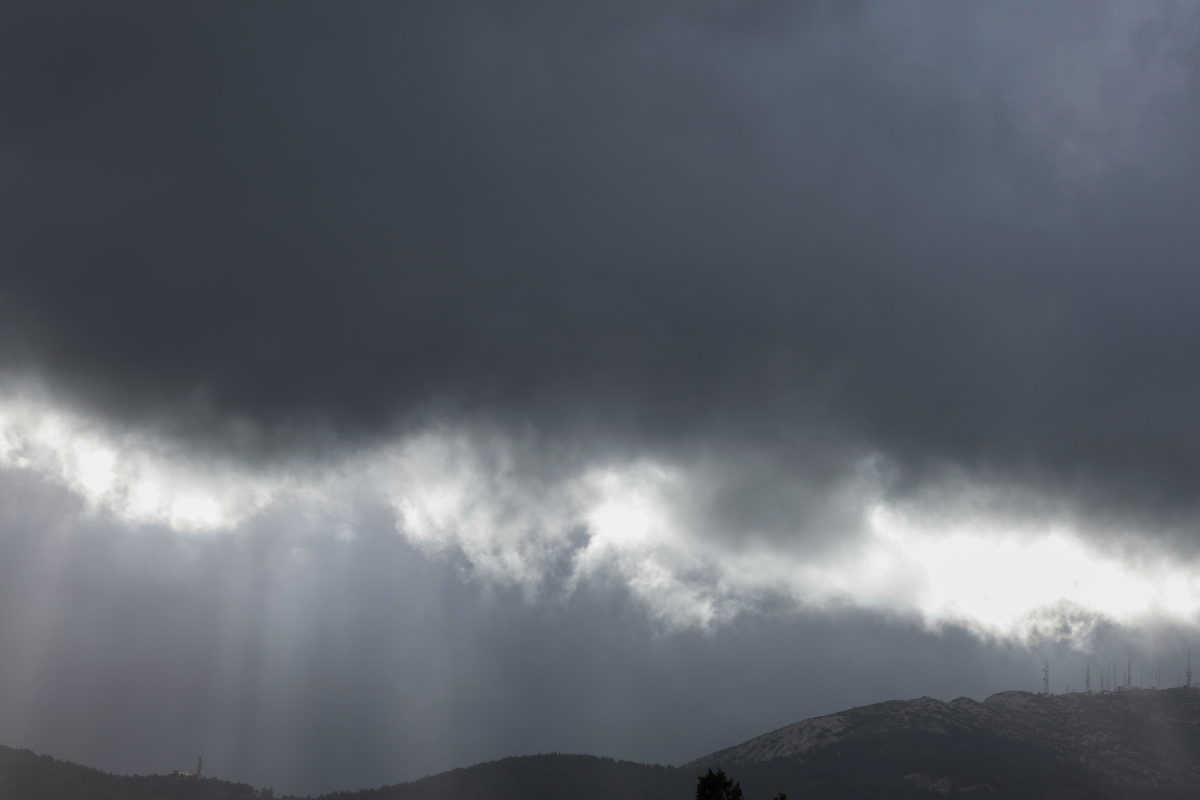 Καιρός: Πού πέφτει η θερμοκρασία και τι θα δούμε μέχρι το Σαββατοκύριακο