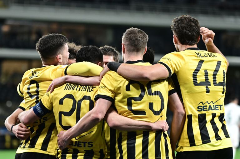 ΑΕΚ στον Βόλο: «Κιτρινόμαυρο» Πανθεσσαλικό, συσπείρωση στις εξέδρες, δουλειά στο χορτάρι