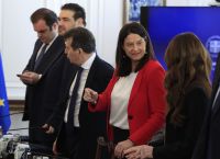 Κεραμέως: «Στόχος κατώτατος μισθός 950 ευρώ έως το 2027» – το χρονοδιάγραμμα και οι δείκτες