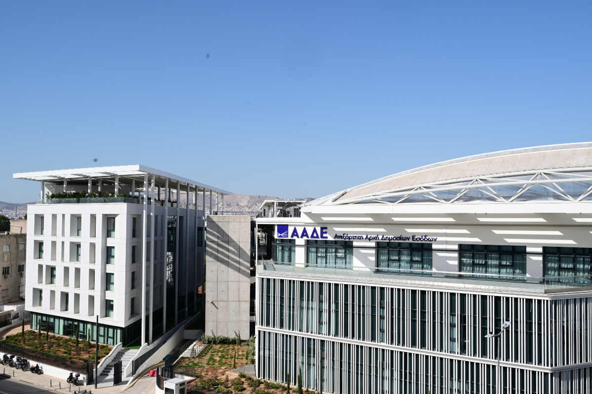 ΑΑΔΕ: Κύκλωμα αχυρανθρώπων με 380 εταιρείες, χρέη 43 εκατ. και 11 συλλήψεις