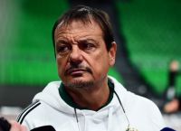 Αταμάν για Χέιζ-Ντέιβις: «Σκέφτομαι μόνο τη Φενέρ – όχι μεταγραφές τώρα»