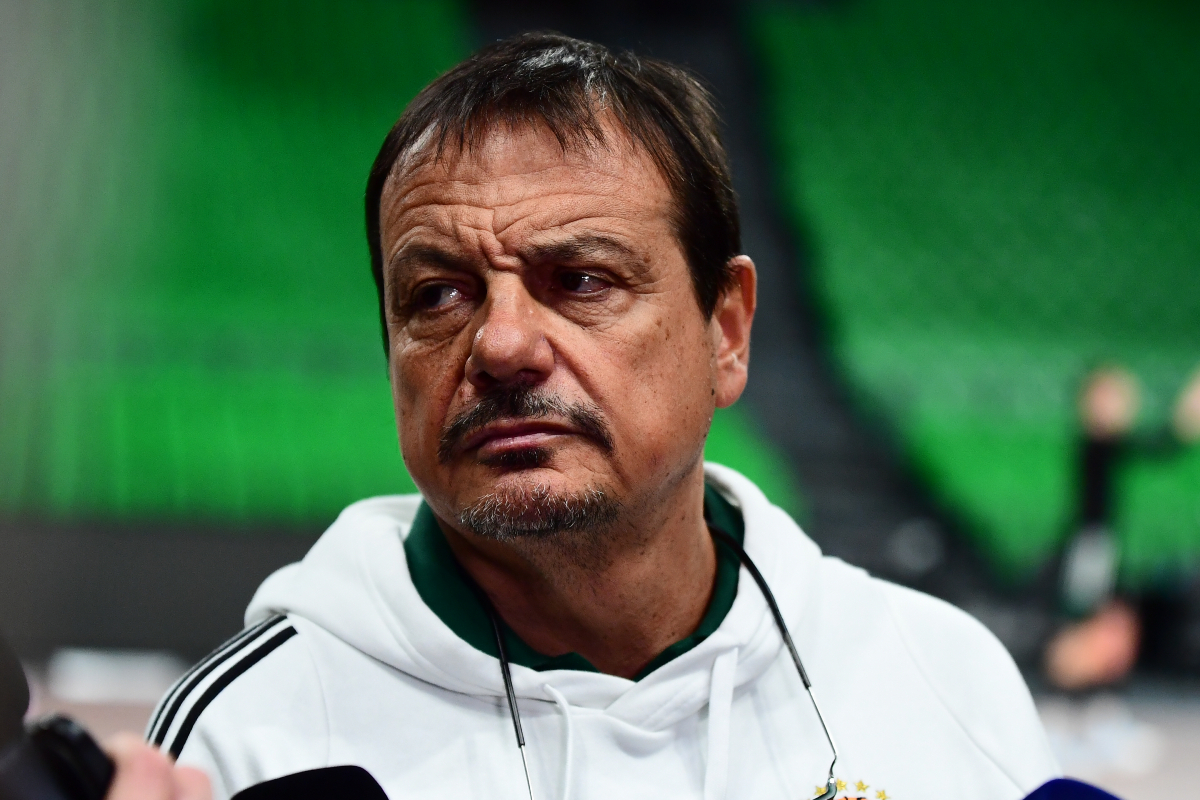 Αταμάν για Χέιζ-Ντέιβις: «Σκέφτομαι μόνο τη Φενέρ – όχι μεταγραφές τώρα»