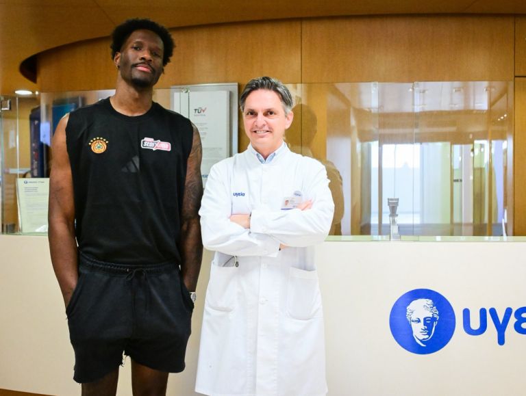 Νάιτζελ Χέιζ-Ντέιβις: «Πράσινη» πρώτη εικόνα και ιατρικές εξετάσεις στο «Υγεία»