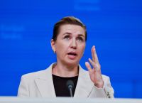 Μέτε Φρεντέρικσεν προς Τραμπ: «Η Γροιλανδία δεν πωλείται» – Προειδοποίηση για ρήγμα στο ΝΑΤΟ