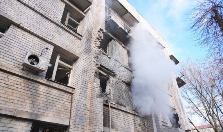 Ουκρανία: Πολύνεκρη ρωσική επίθεση σε λεωφορείο ανθρακωρύχων εν μέσω διεργασιών για ειρήνη