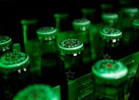 Heineken: «Ψαλίδι» έως 6.000 θέσεις εργασίας καθώς βαθαίνει η πίεση στην αγορά μπίρας