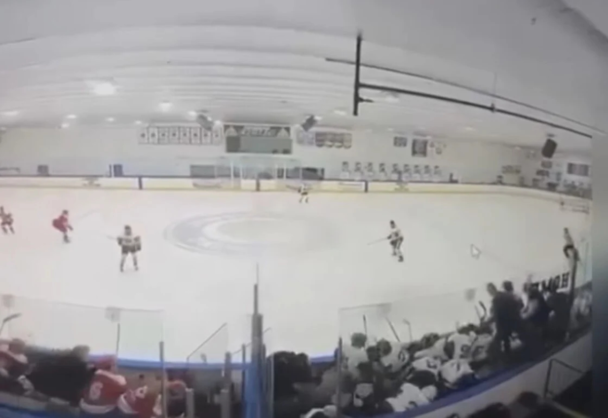 ΗΠΑ: Μακελειό σε αγώνα χόκεϊ στο Ρόουντ Άιλαντ, τρεις νεκροί και τρεις βαριά τραυματίες