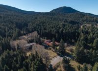 Στο σφυρί για 40+10 χρόνια το Ξενία Βυτίνας – επιστρέφει στο προσκήνιο ένα εμβληματικό κτήριο