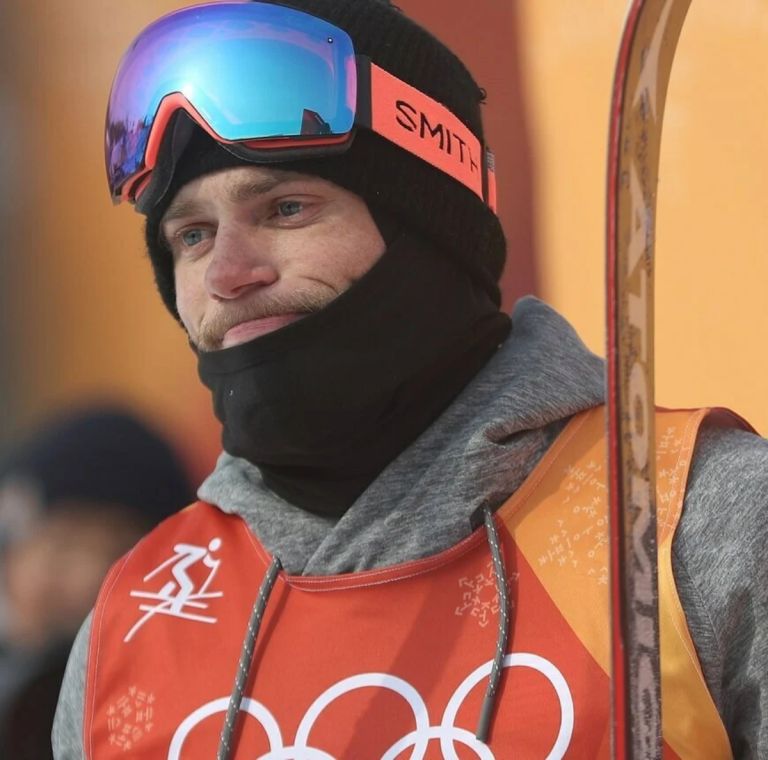 «F* ICE» στο χιόνι: Ο Γκας Κένγουορθι φέρνει πολιτική θύελλα λίγο πριν τους Χειμερινούς Ολυμπιακούς