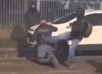 Ιταλία: Συγκρούσεις της αστυνομίας με διαδηλωτές στο Τορίνο–Κουκουλοφόροι επιτέθηκαν και σε δημοσιογράφους