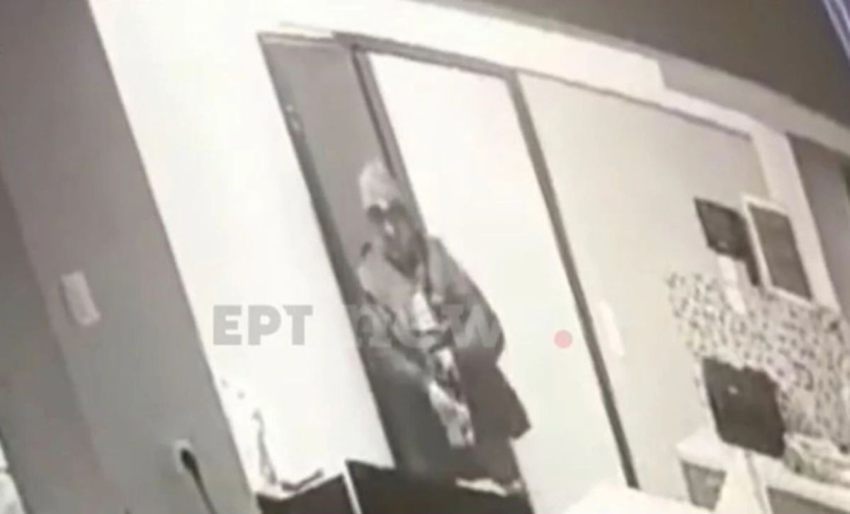 Κυψέλη: Βίντεο από τη στιγμή που ο 64χρονος έρχεται αντιμέτωπος με τη μητέρα των κοριτσιών