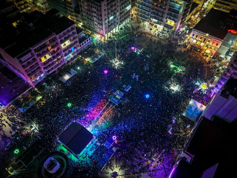 Top 5 καρναβάλια στην Ελλάδα που πρέπει να ζήσεις έστω μία φορά το 2026