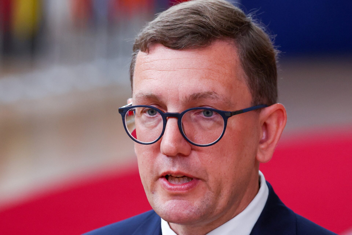 Μίχαλ στο Euronews: «Αν ο Πούτιν σταματήσει τον πόλεμο, θα πέσει»