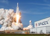 SpaceX στο «παιχνίδι» των $100 εκατ. του Πενταγώνου για αυτόνομα σμήνη drones