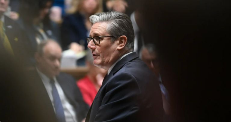 POLITICS: Starmer σε Αδιέξοδο — Μετωπική με Reform UK και Πολιτική Κρίση στο Ηνωμένο Βασίλειο