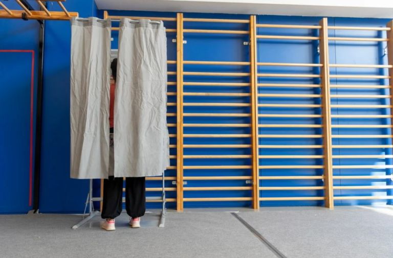 Ισπανία: Η Αραγονία «δείχνει» Μαδρίτη – κρίσιμες κάλπες που πιέζουν τον Σάντσεθ και ανεβάζουν Vox