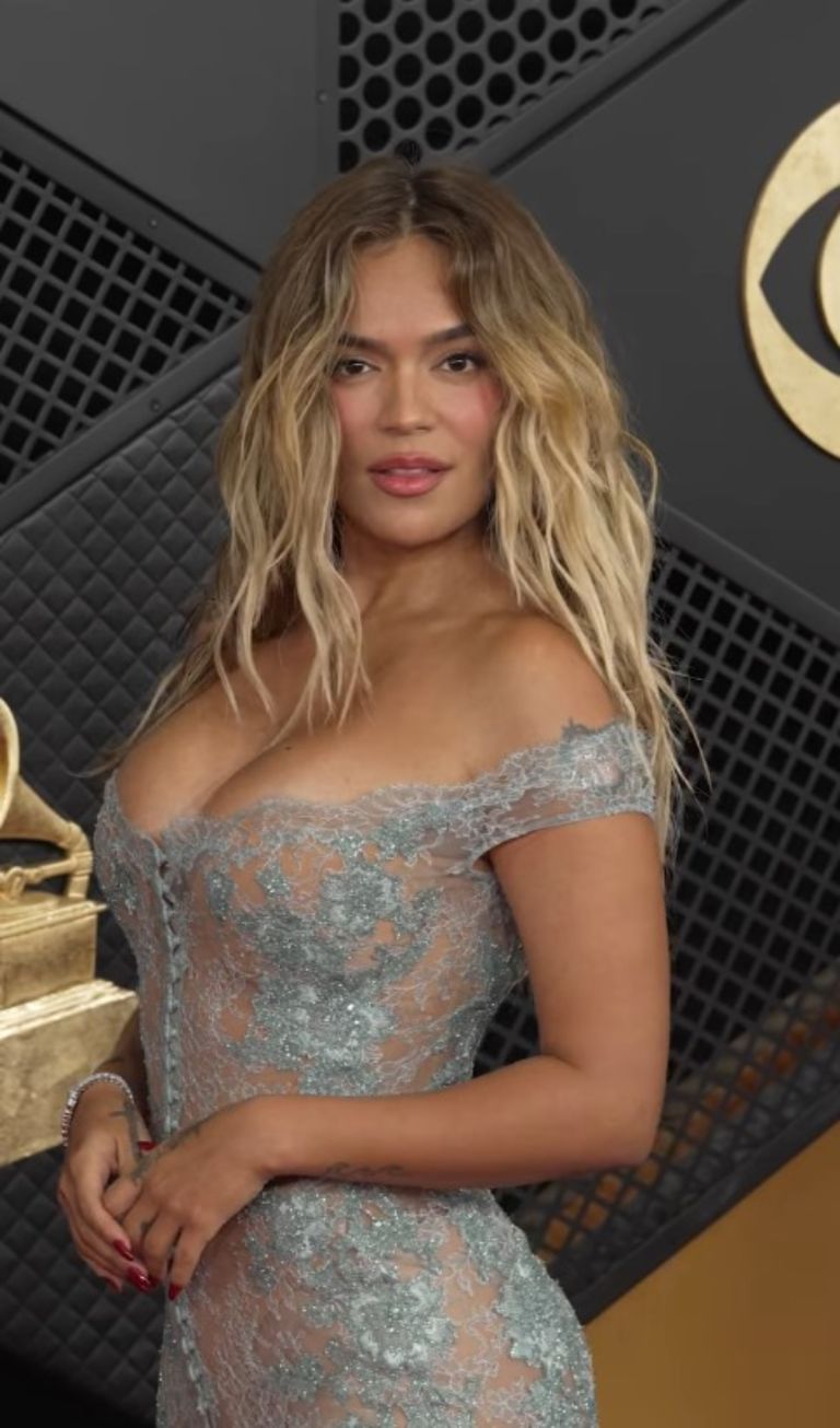 Grammys 2026: Οι red carpet εμφανίσεις που έκλεψαν την παράσταση στο κόκκινο χαλί