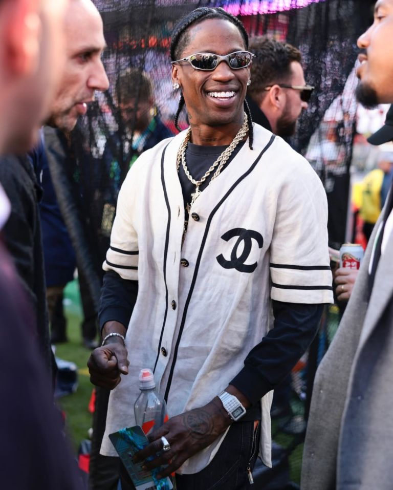 Super Bowl 2026: Τα celebrity outfits που έκλεψαν το show μέσα κι έξω από το γήπεδο