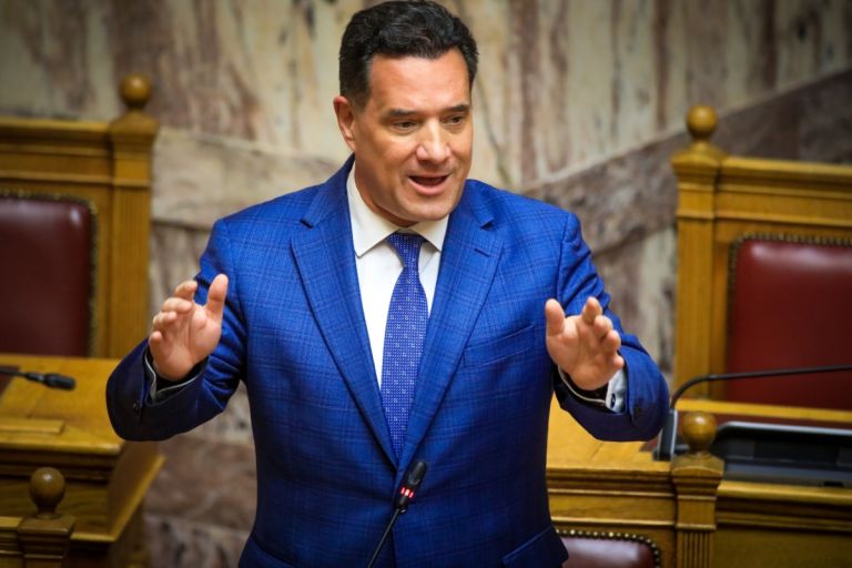 Άδωνις: «Προοδευτική Αριστερά και τα κανάλια ΣΙΩΠΟΥΝ για καταγγελία εργαζόμενης κατά Κωνσταντοπούλου»