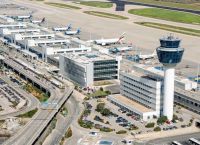 «Ακριβός» ο ΔΑΑ για τη Barclays: Τουρισμός στα ύψη, αλλά το ταμπλό δεν συγχωρεί