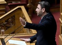 TikTok, Στεγαστική Κρίση και GenRent: Ο Ανδρουλάκης Βγαίνει στην Πιάτσα της Νέας Γενιάς