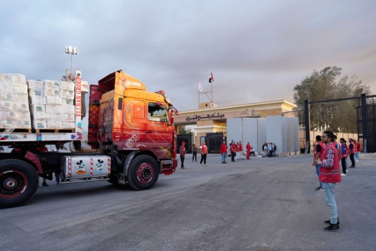 Τι σημαίνει για τη Γάζα και την εκεχειρία με το Ισραήλ το άνοιγμα του περάσματος της Ράφα τώρα