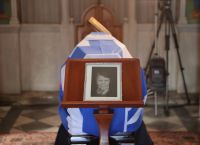 Λαϊκό προσκύνημα για την Αρβελέρ: Ο Κακλαμάνης για το μεγάλο αποτύπωμα της στην ιστορία της Ελλάδας